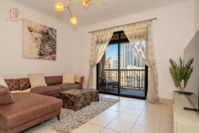 Cozy Old Town 2-Bed Apartment with Burj Khalifa Views 202RH-2
